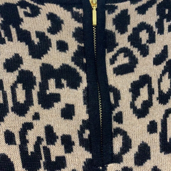 Chico’s size 1 Gold zipper in back size 10 approximately cheetah or leop… - Picture 2 of 4
